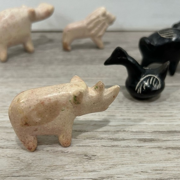 Vintage Mini Wooden Hand Carved Animals Set Of 6: 2 Pigs Lion Hippo Rhino Goose - Picture 7 of 10